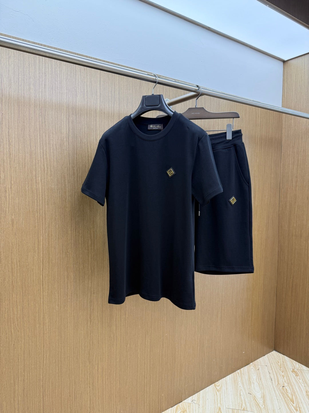 Loro Piana Casual Short-Sleeve Shorts Set – Spring/Summer Collection