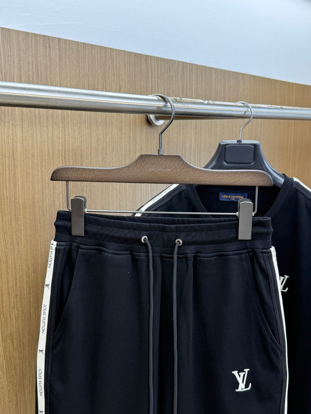 Louis Vuitton Casual Short-Sleeve Shorts Set – Spring/Summer Collection