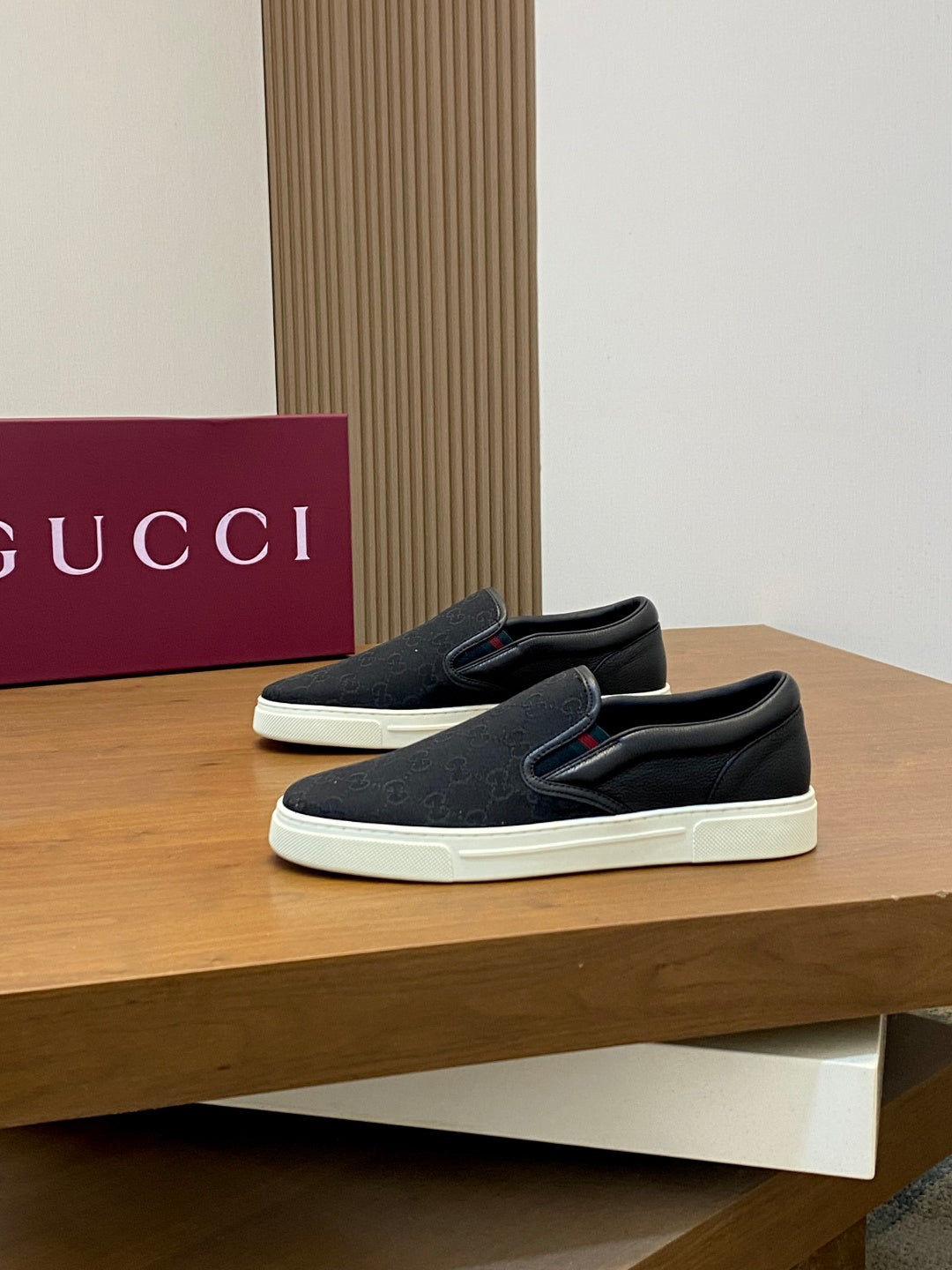 Gucci Nappa Leather Casual Sneakers