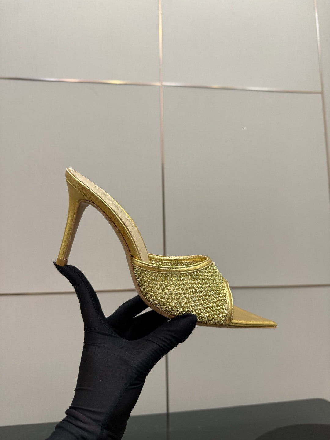 Gianvito Rossi Classic Pointed-Toe Embroidered Pumps