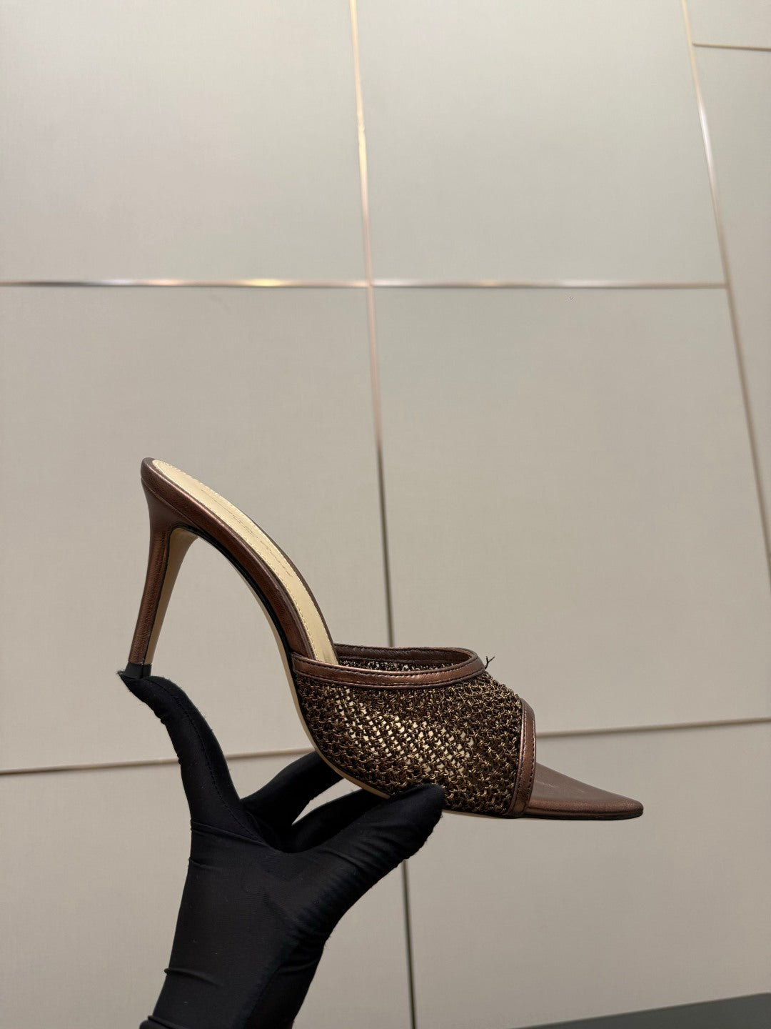 Gianvito Rossi Classic Pointed-Toe Embroidered Pumps
