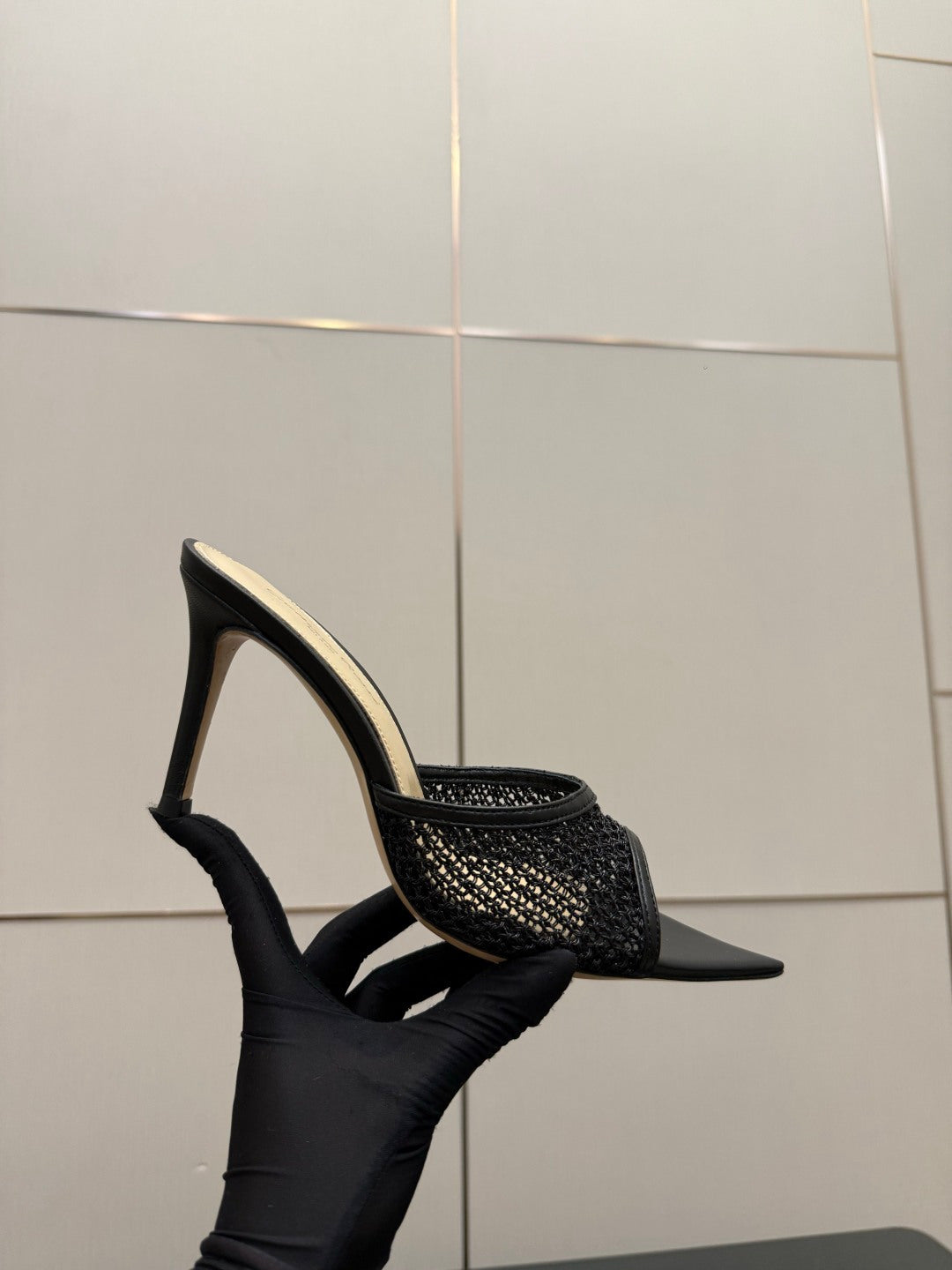Gianvito Rossi Classic Pointed-Toe Embroidered Pumps