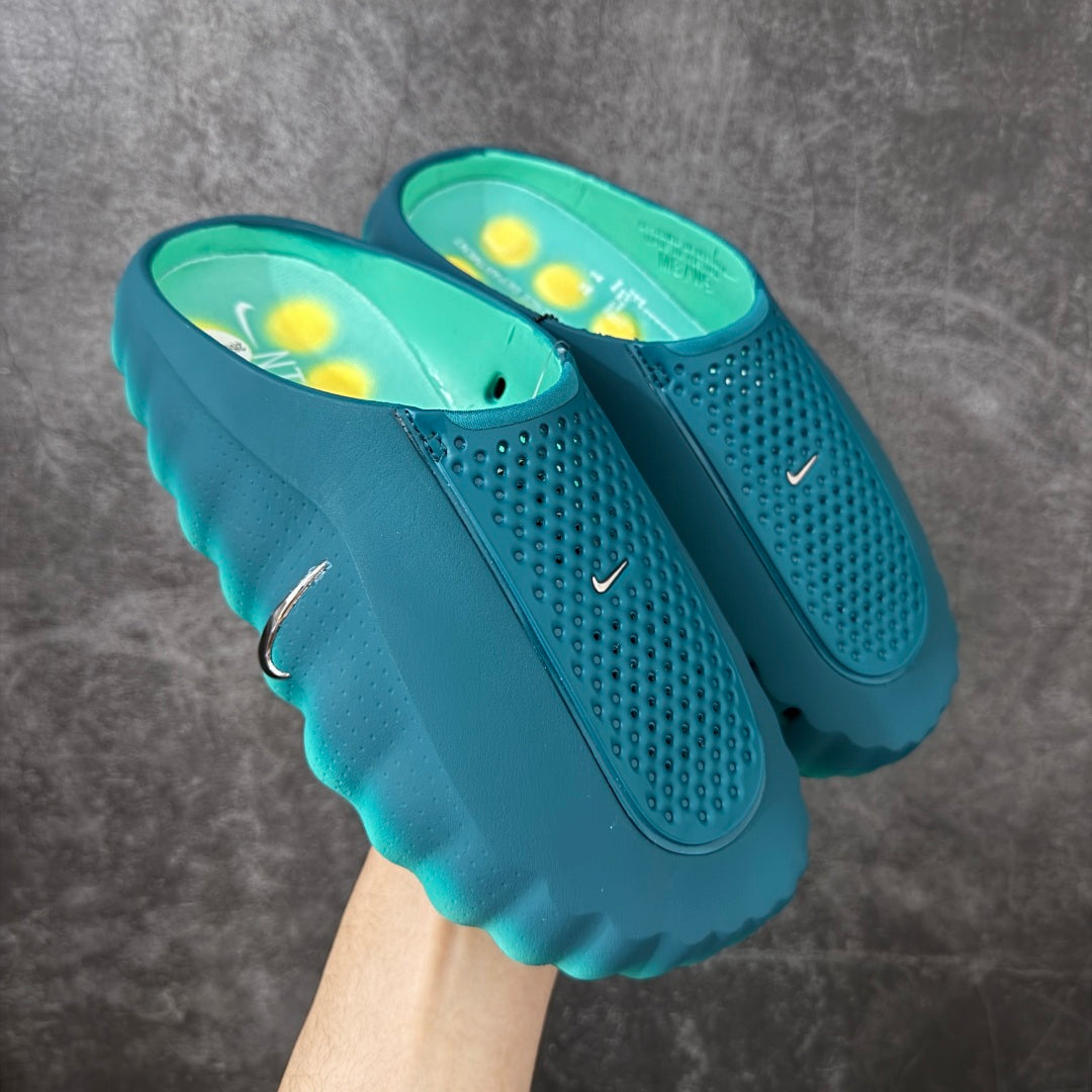 Nike Mind 001 Neuroscience Massage Clogs – Gradient Green
