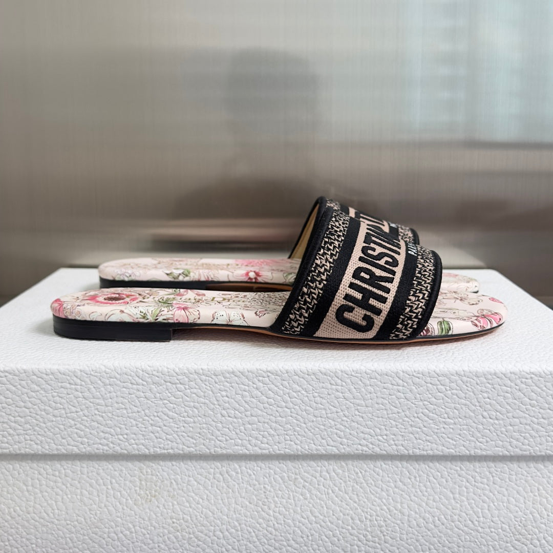 Dior Dway Embroidered Flat Sandals – Spring/Summer Collection – 2026SS