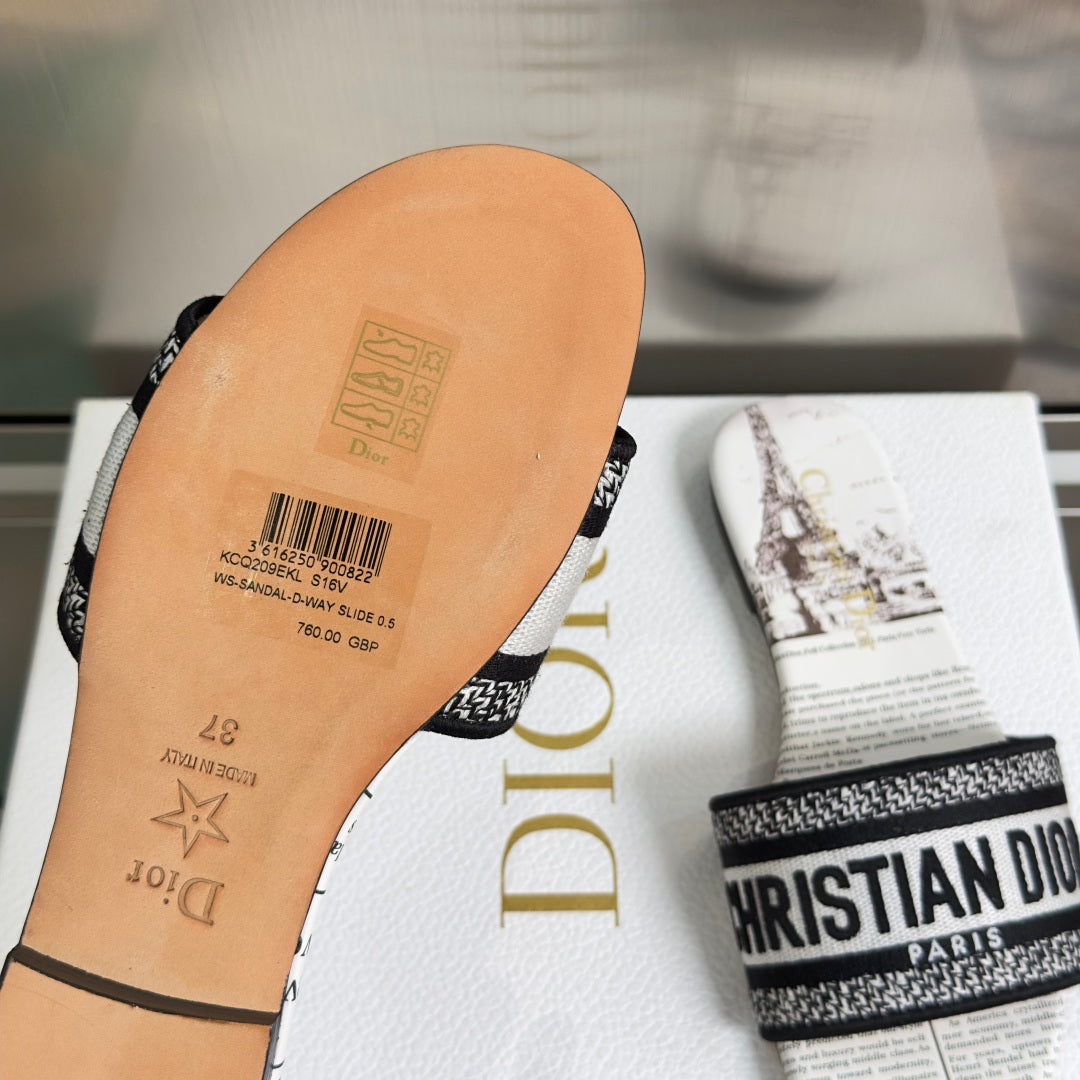 Dior Dway Embroidered Flat Sandals – Spring/Summer Collection – 2026SS