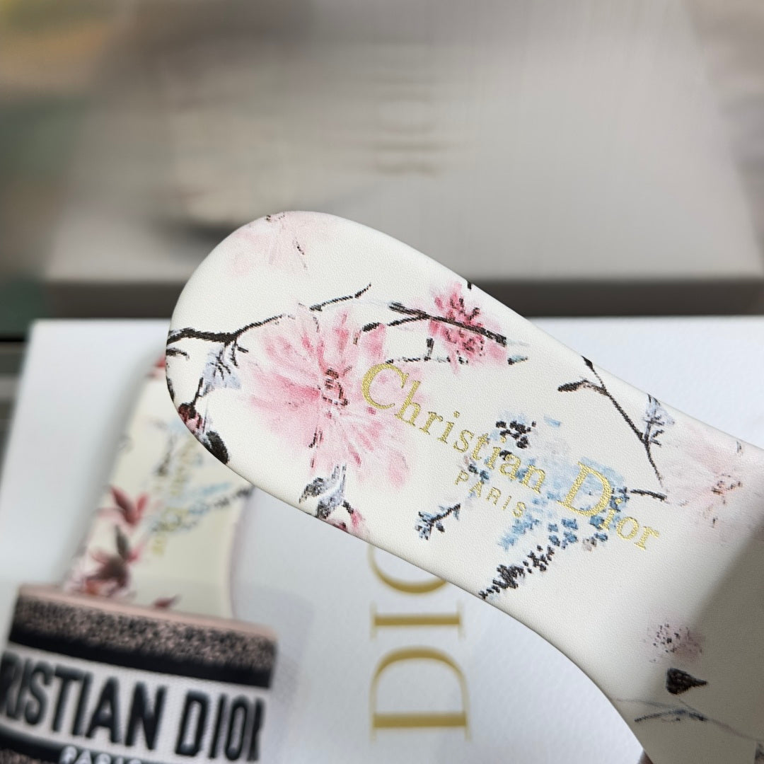 Dior Dway Embroidered Flat Sandals – Spring/Summer Collection – 2026SS