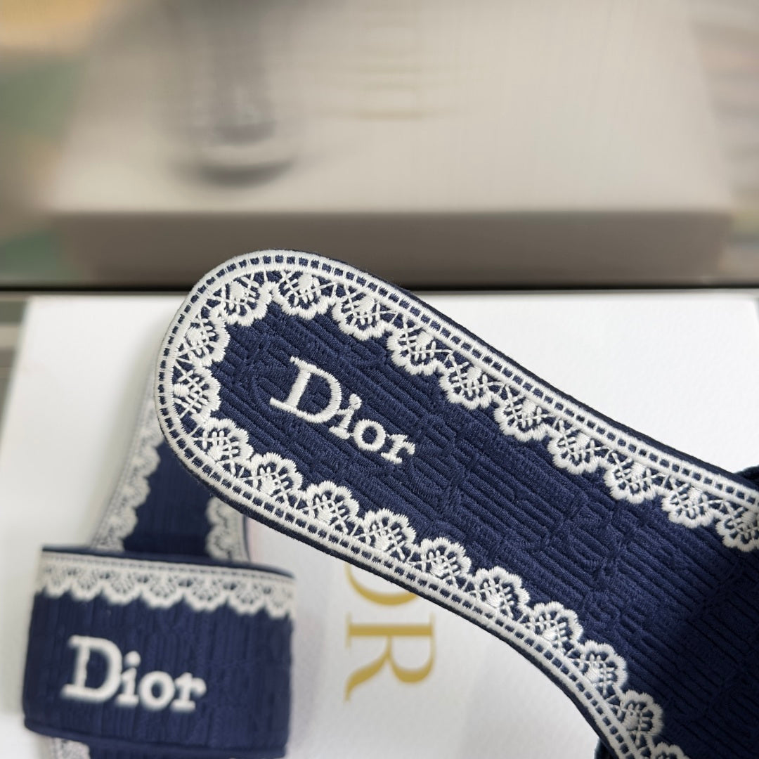 Dior Dentelle Lace Flat Slides – Summer 2026