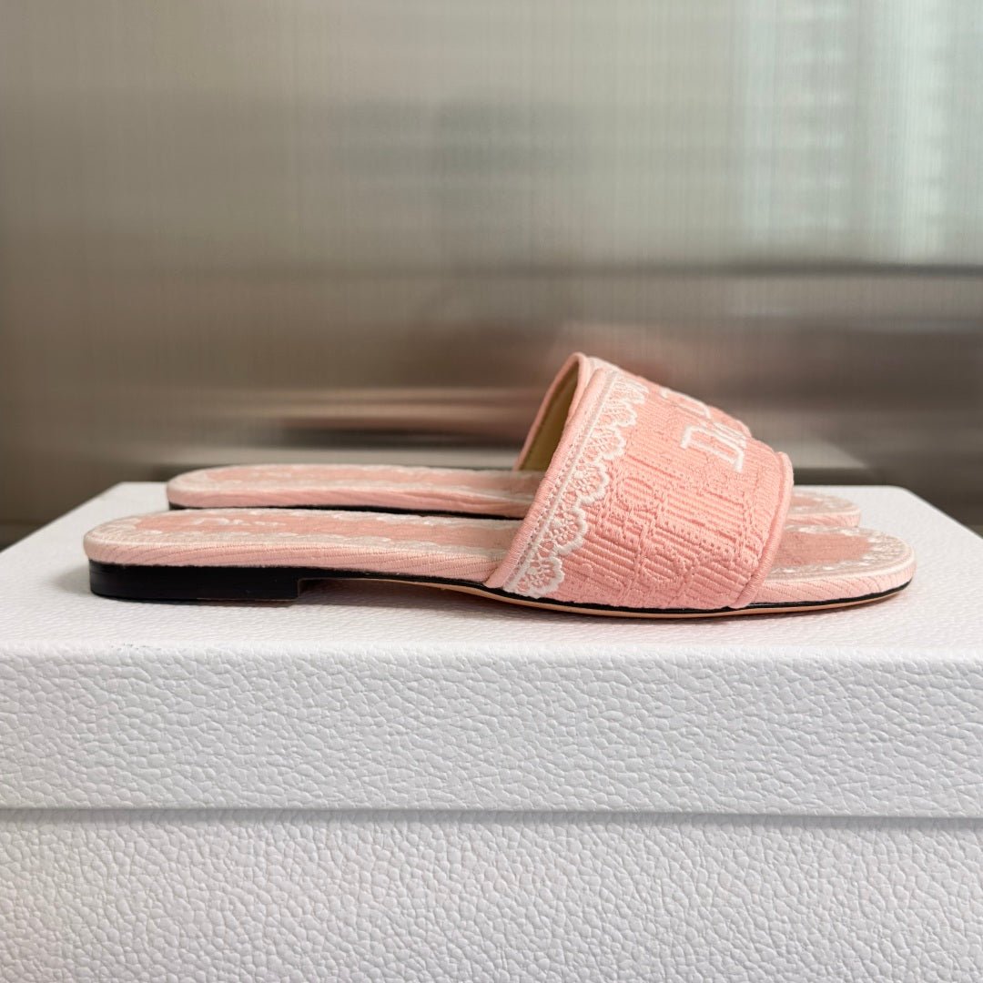 Dior Dentelle Lace Flat Slides – Summer 2026