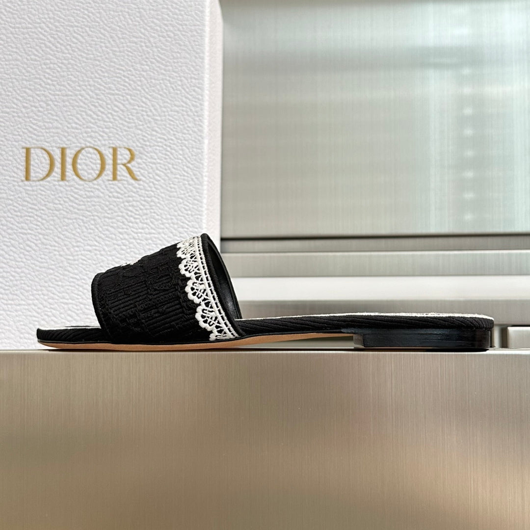 Dior Dentelle Lace Flat Slides – Summer 2026