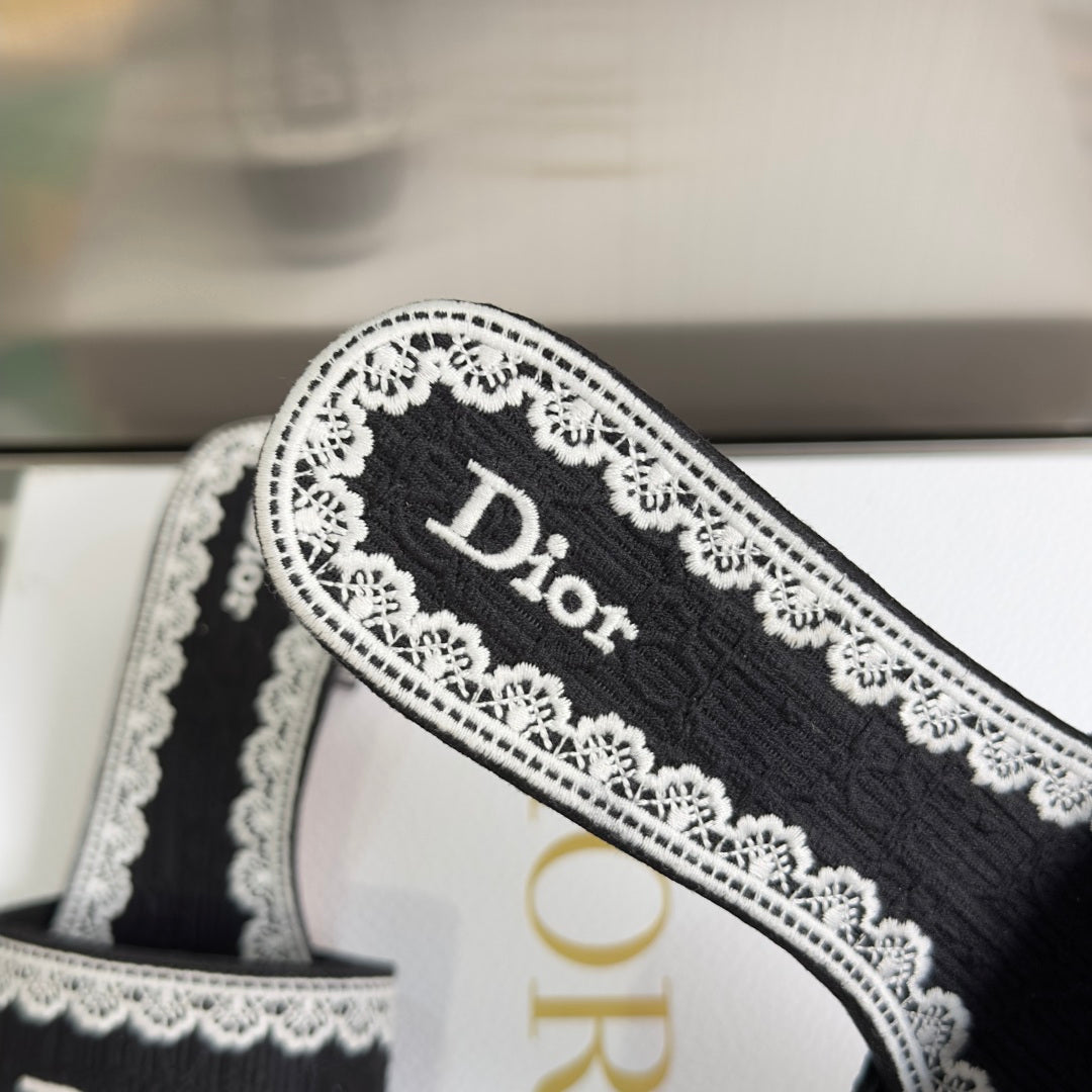 Dior Dentelle Lace Flat Sandals – Summer Collection – 2026