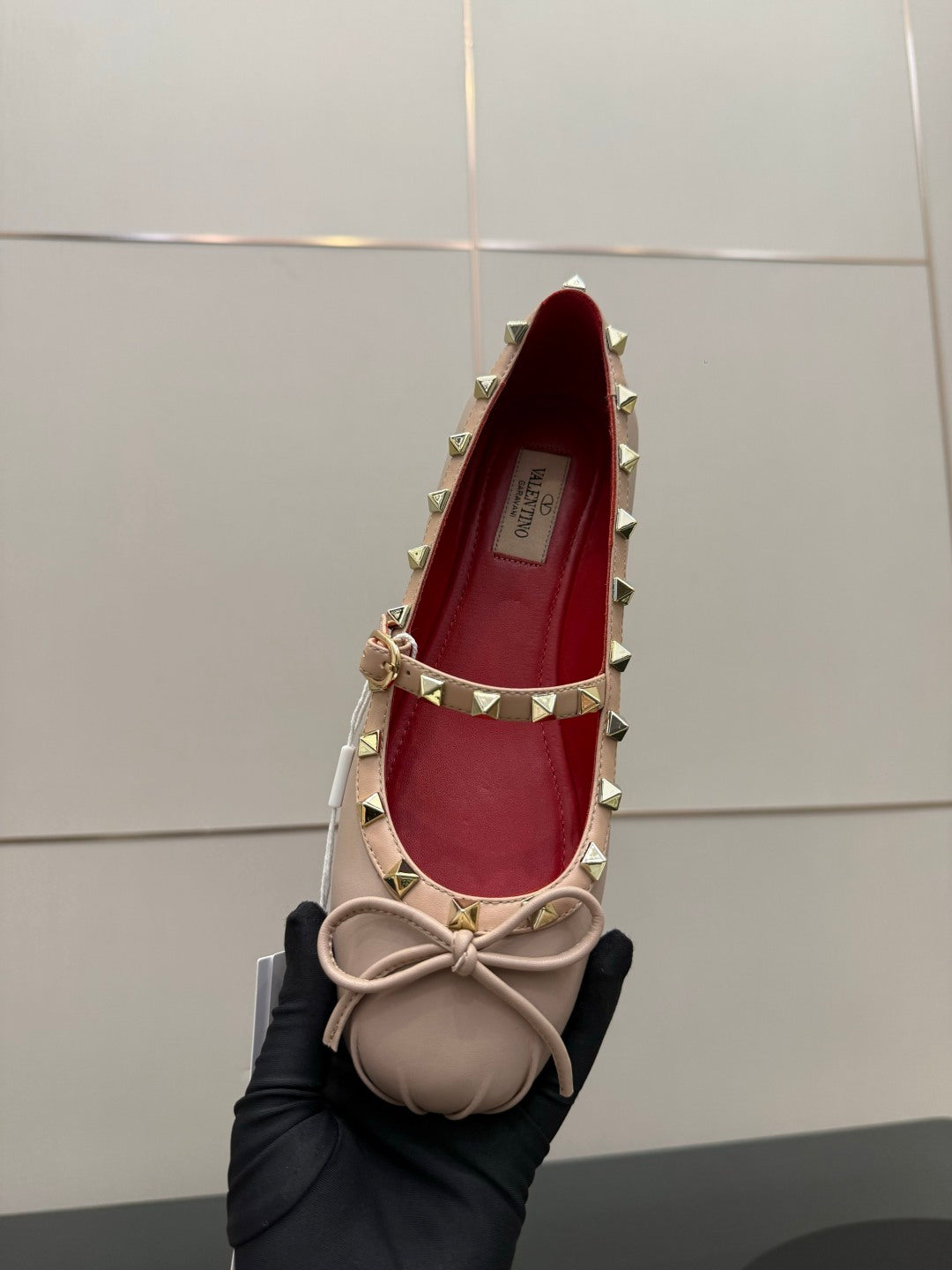 Valentino Classic Leather Sandals – Spring/Summer Collection