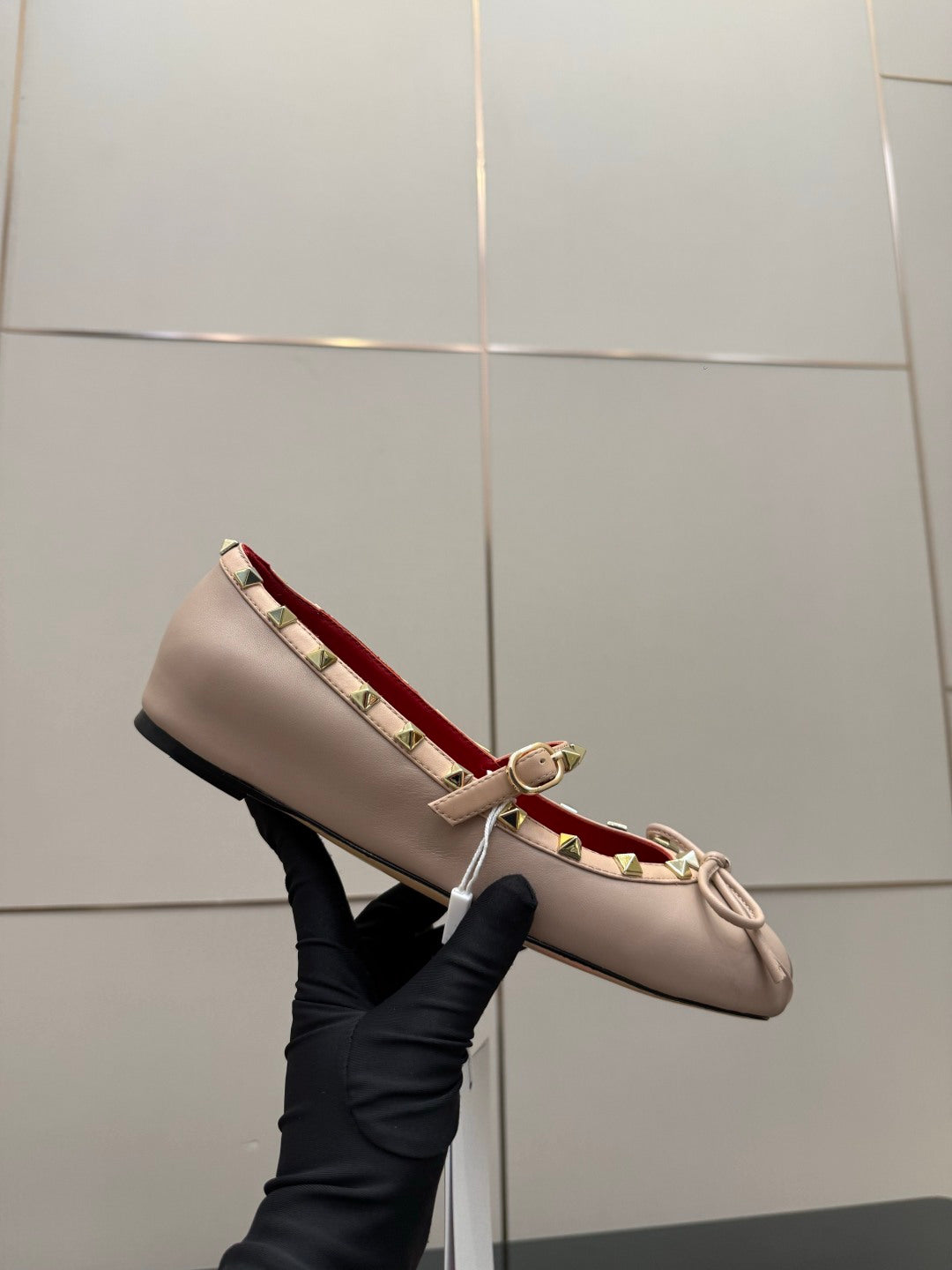 Valentino Classic Leather Sandals – Spring/Summer Collection