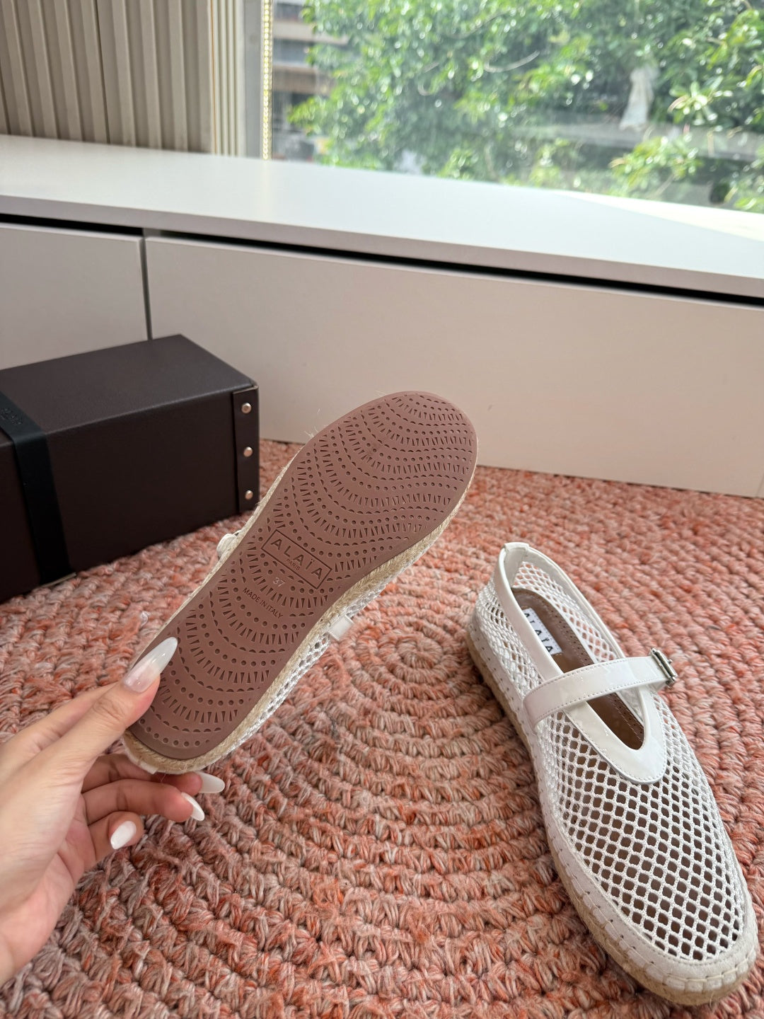 Alaïa Woven Fishnet Mules – 2026 Spring/Summer Collection