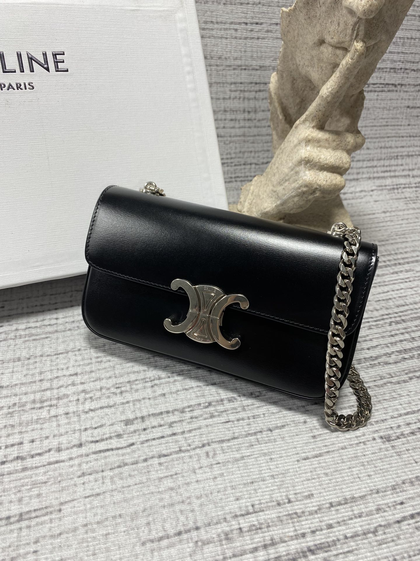 Celine Chain Shoulder Bag – 2022 Spring/Summer Collection
