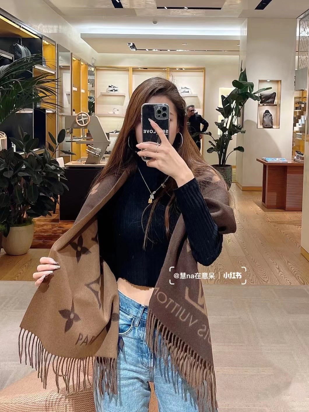 Louis Vuitton Reykjavik Cashmere Scarf