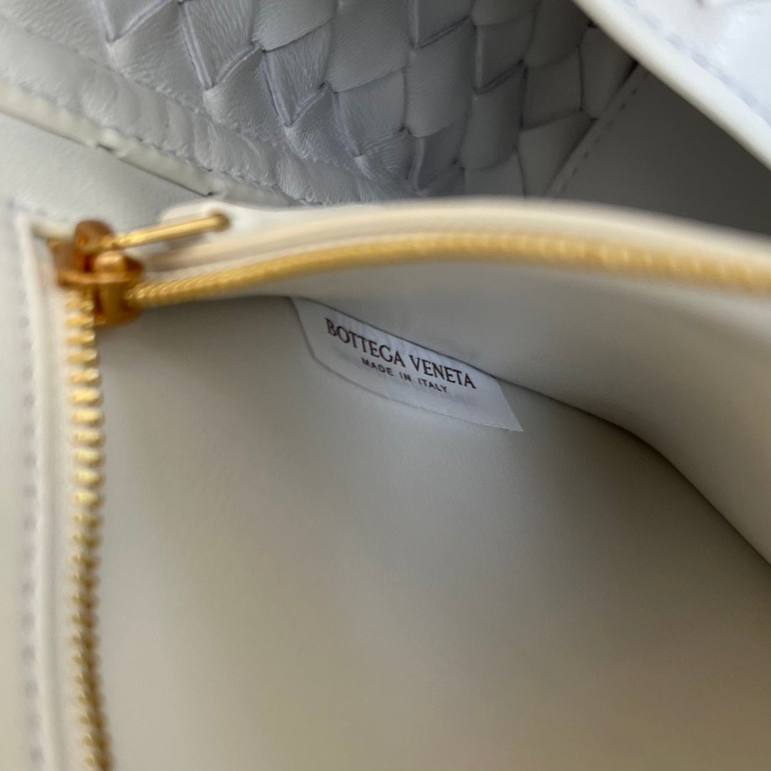 Bottega Veneta Andiamo Handbag