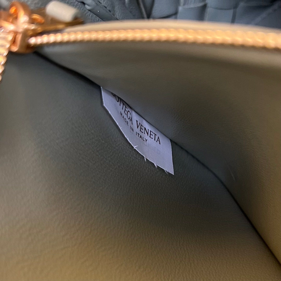 Bottega Veneta Andiamo Handbag