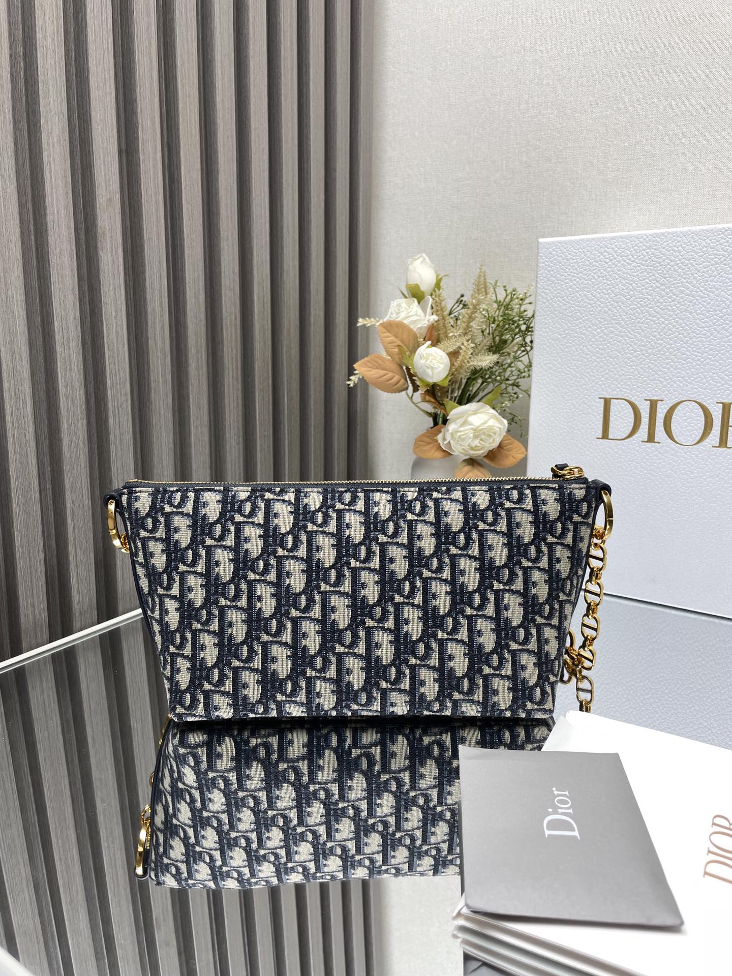 Dior Diorstar Hobo Chain Bag – Spring/Summer Collection – 2024