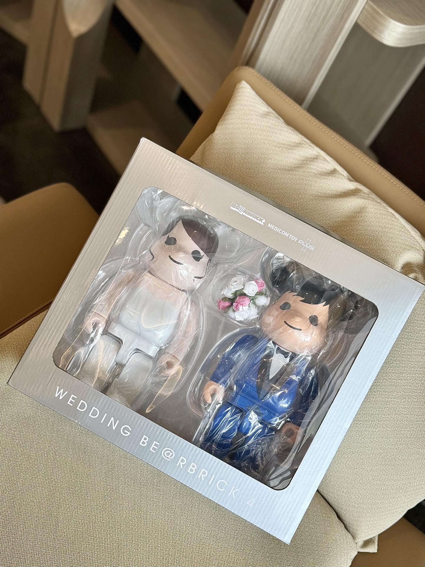 Bearbrick Wedding Collectible Figure – 2024 Valentine's Day Edition