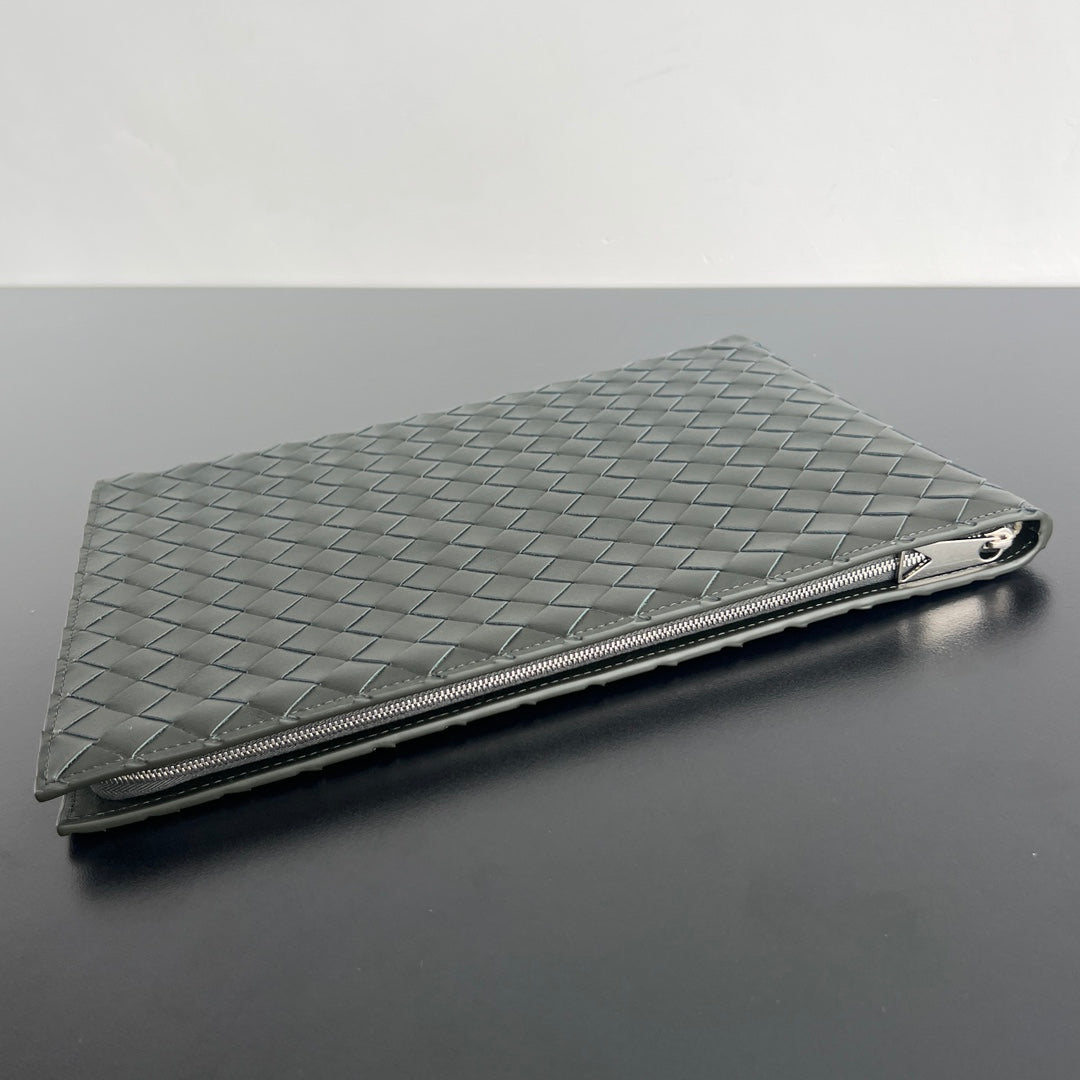 Bottega Veneta Intreccio Half-Zip Clutch Bag 607479