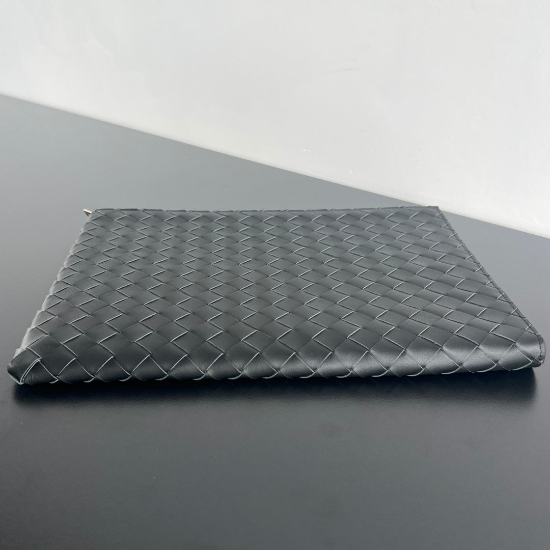 Bottega Veneta Intreccio Half-Zip Clutch Bag 607479