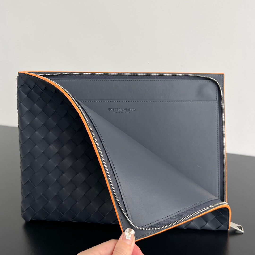 Bottega Veneta Intreccio Half-Zip Clutch Bag 607479