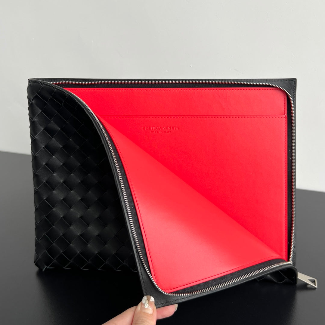 Bottega Veneta Intreccio Half-Zip Clutch Bag 607479