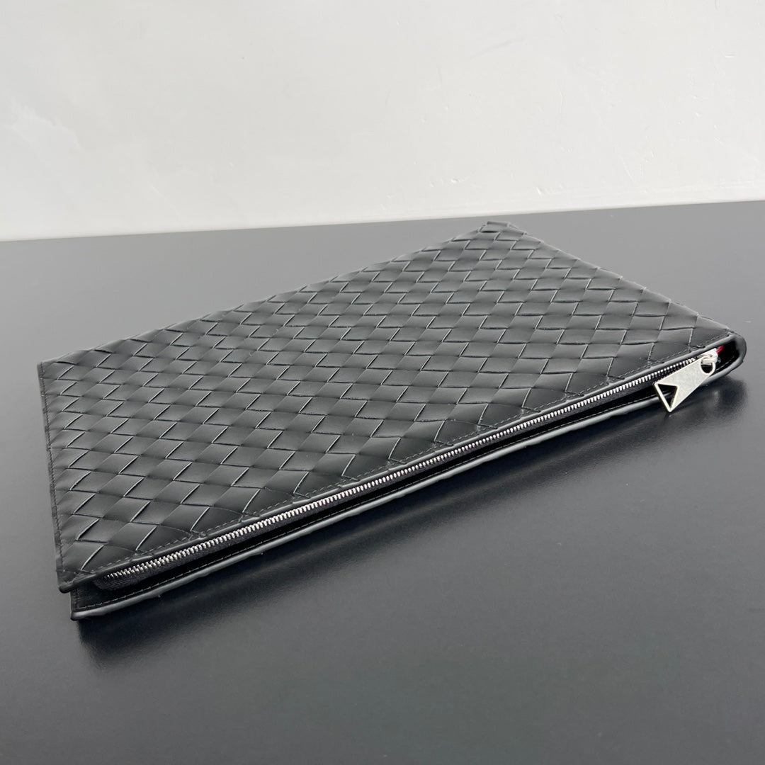 Bottega Veneta Intreccio Half-Zip Clutch Bag 607479