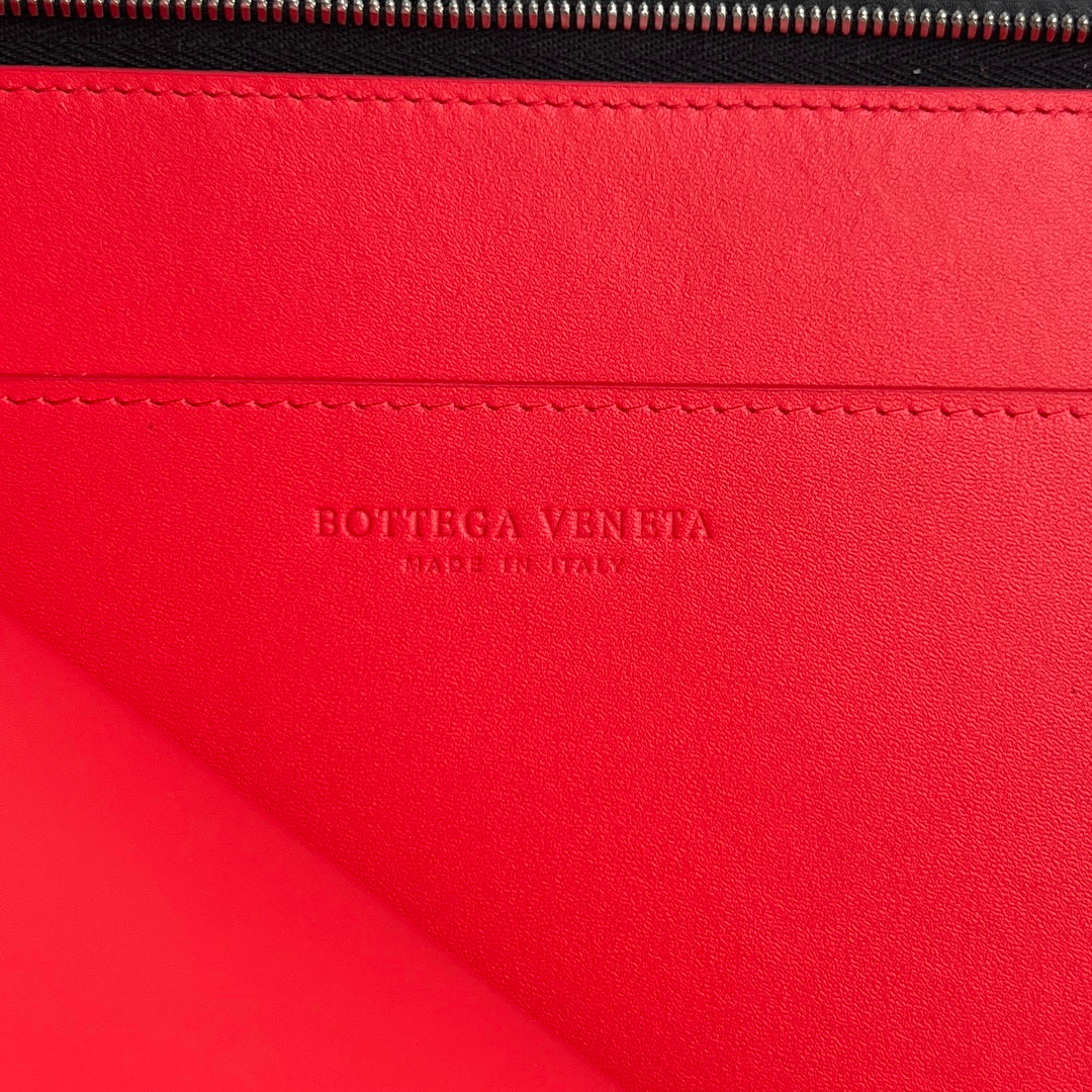 Bottega Veneta Intreccio Half-Zip Clutch Bag 607479