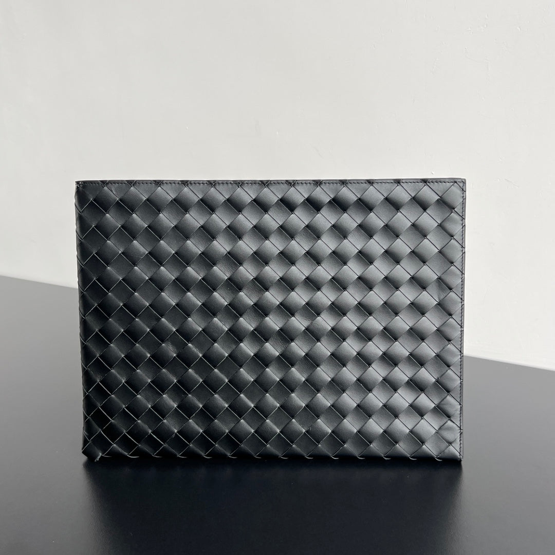 Bottega Veneta Intreccio Half-Zip Clutch Bag 607479