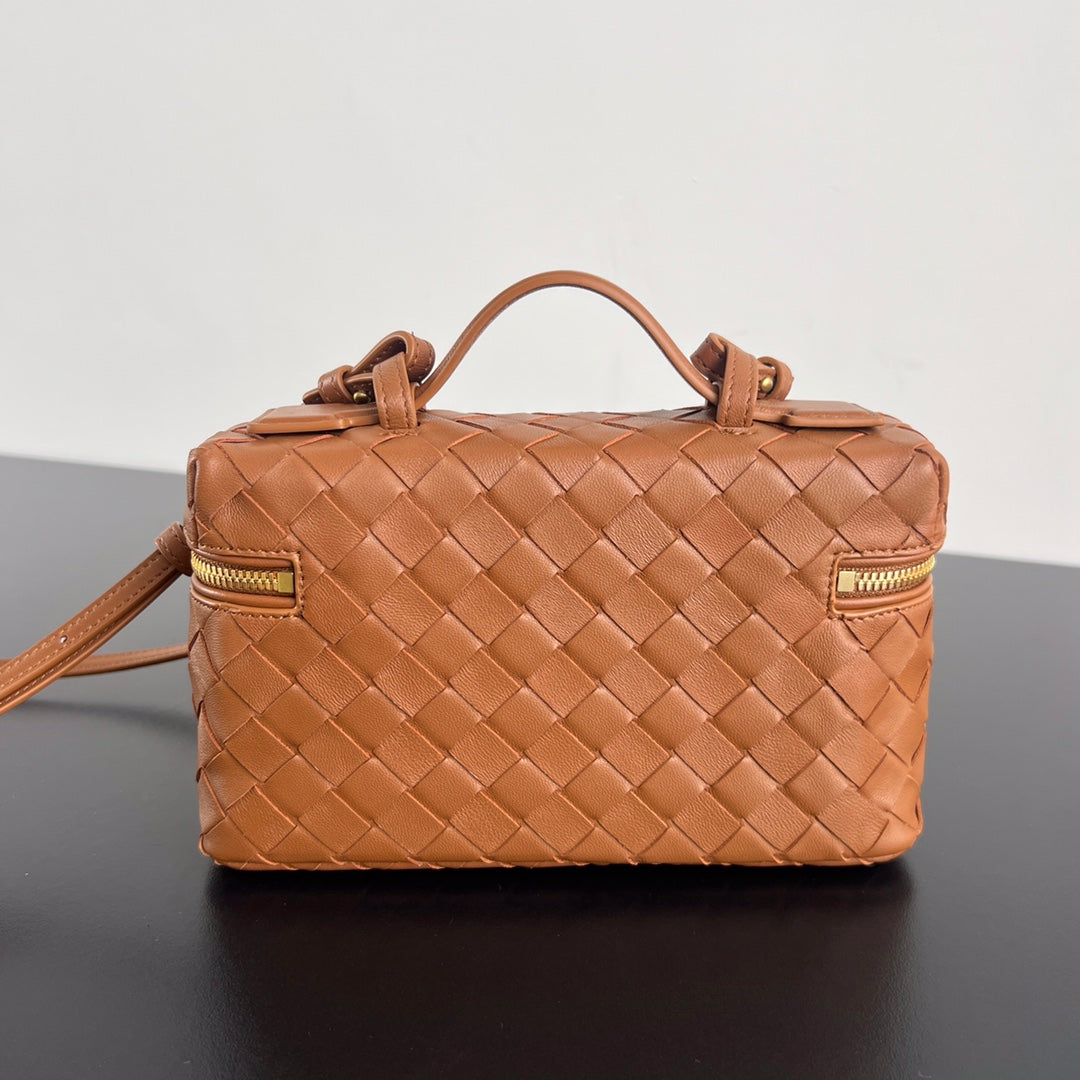 Bottega Veneta Intrecciato Vanity Case