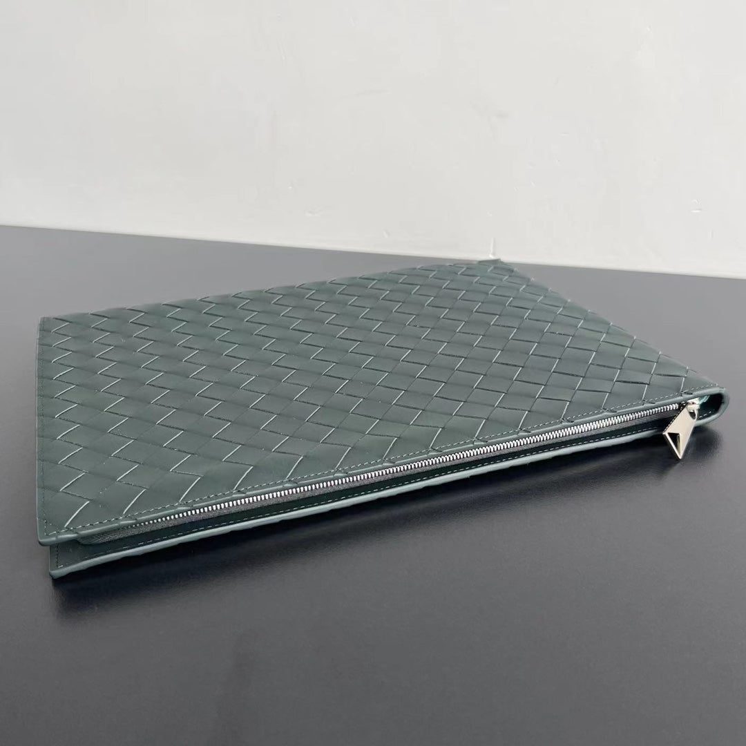 Bottega Veneta Intreccio Half-Zip Clutch Bag 607479