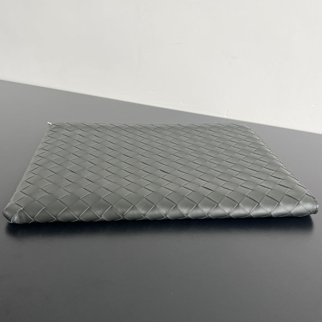 Bottega Veneta Intreccio Half-Zip Clutch Bag 607479