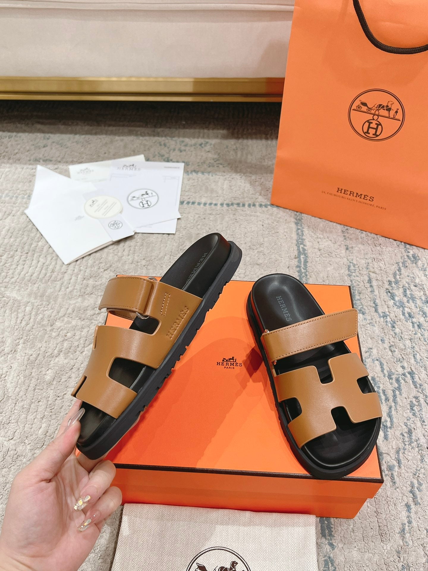 Hermès Chypre Leather Unisex Slides – 2023SS