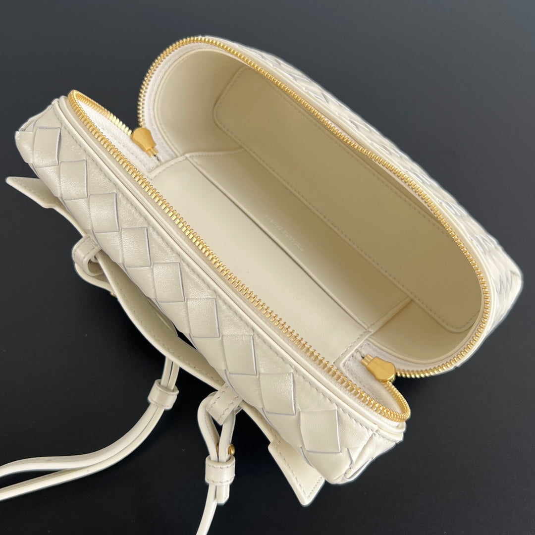 Bottega Veneta Intrecciato Vanity Case