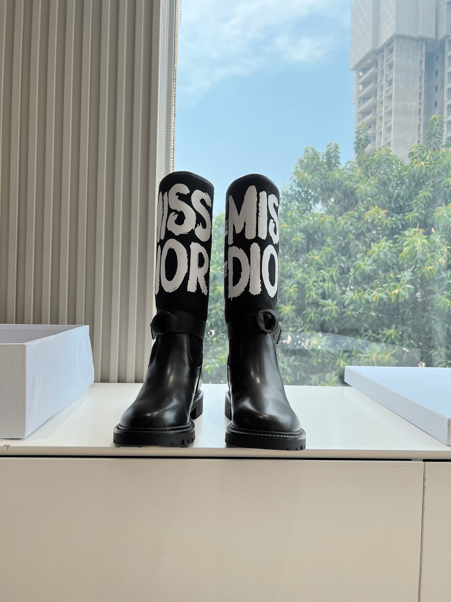 Dior D-Major Electric Embroidered Knee-High Boots – 2024 Autumn/Winter Collection