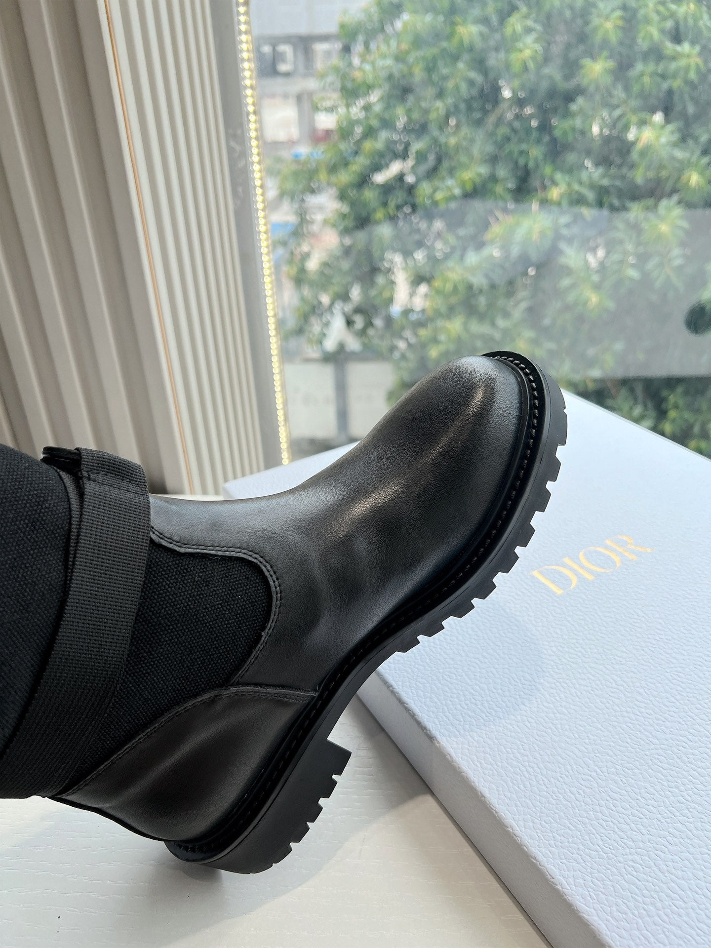 Dior D-Major Electric Embroidered Knee-High Boots – 2024 Autumn/Winter Collection