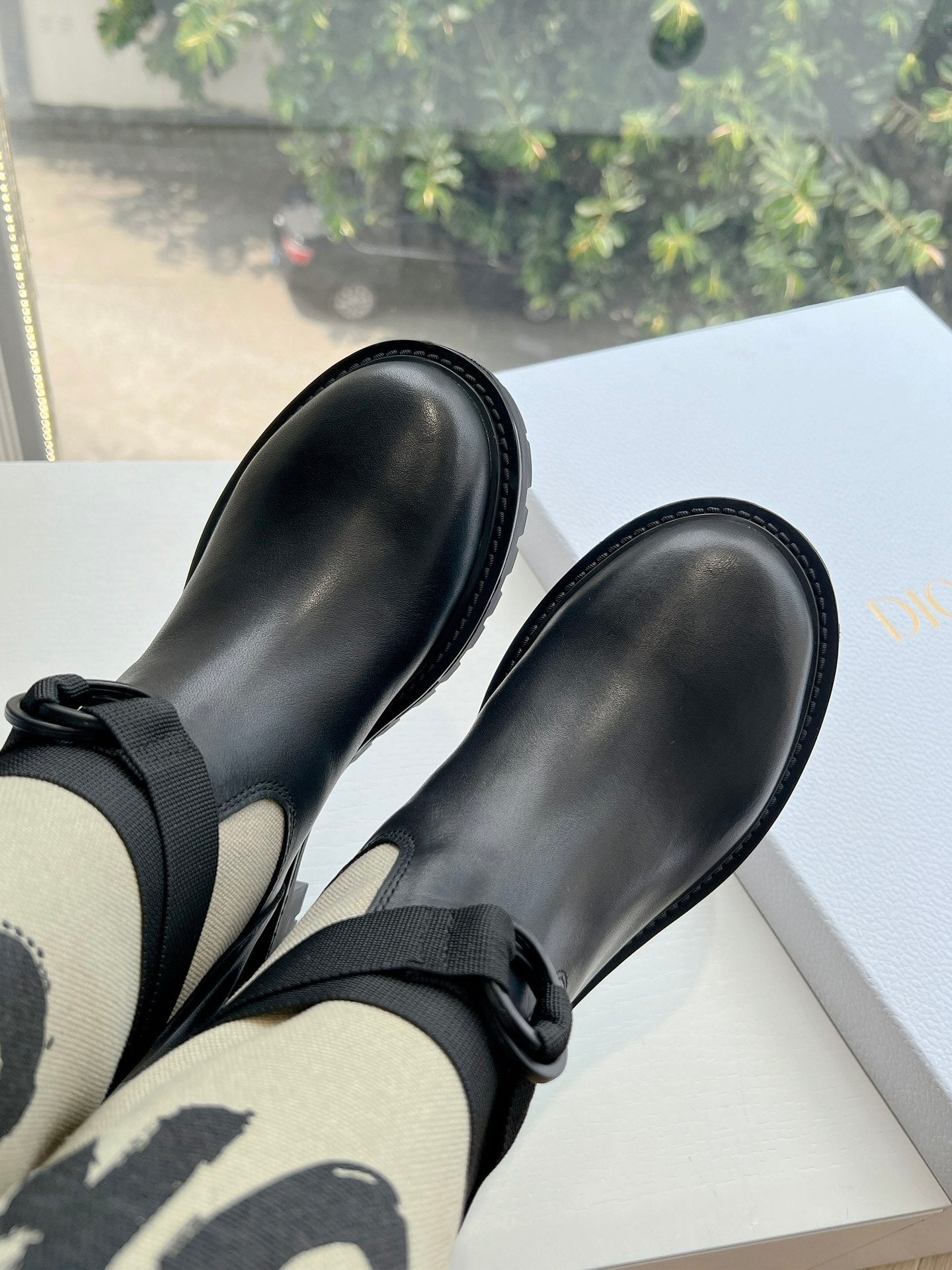 Dior D-Major Electric Embroidered Knee-High Boots – 2024 Autumn/Winter Collection