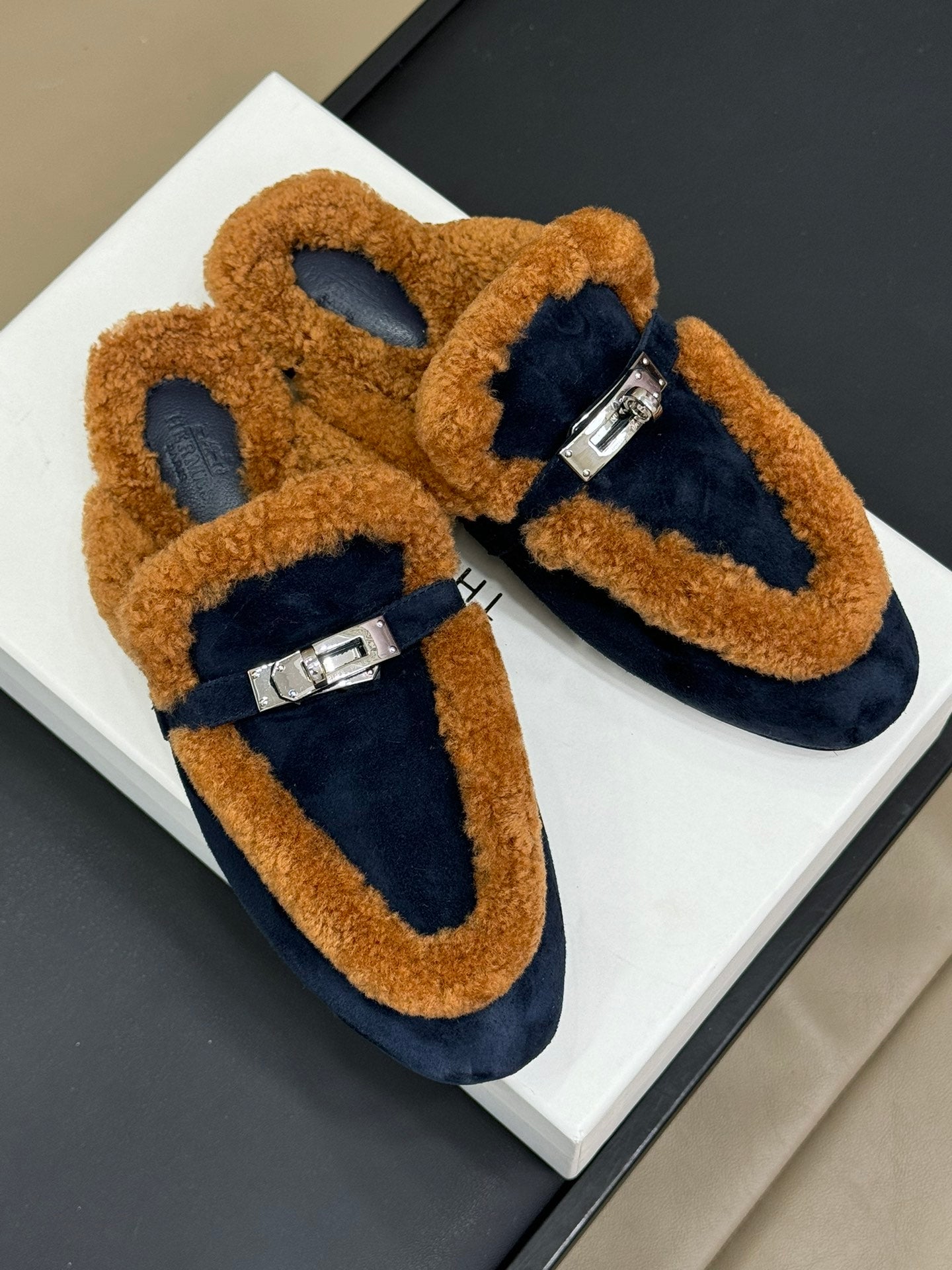 Hermès H Kelly Classic Mule Slippers – 24FW