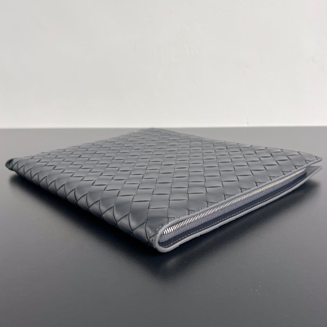 Bottega Veneta Intreccio Half-Zip Clutch Bag 607479