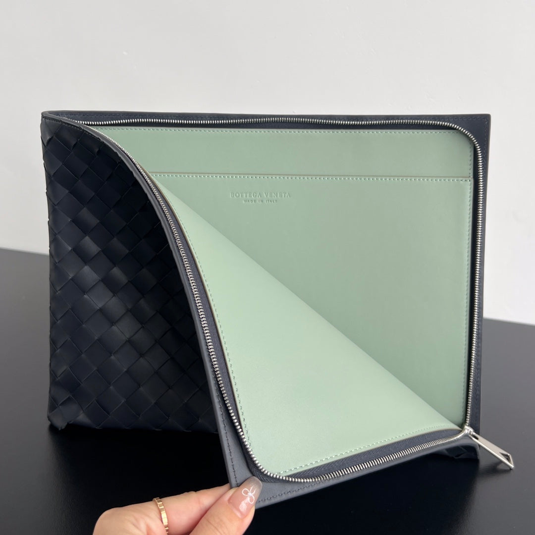 Bottega Veneta Intreccio Half-Zip Clutch Bag 607479