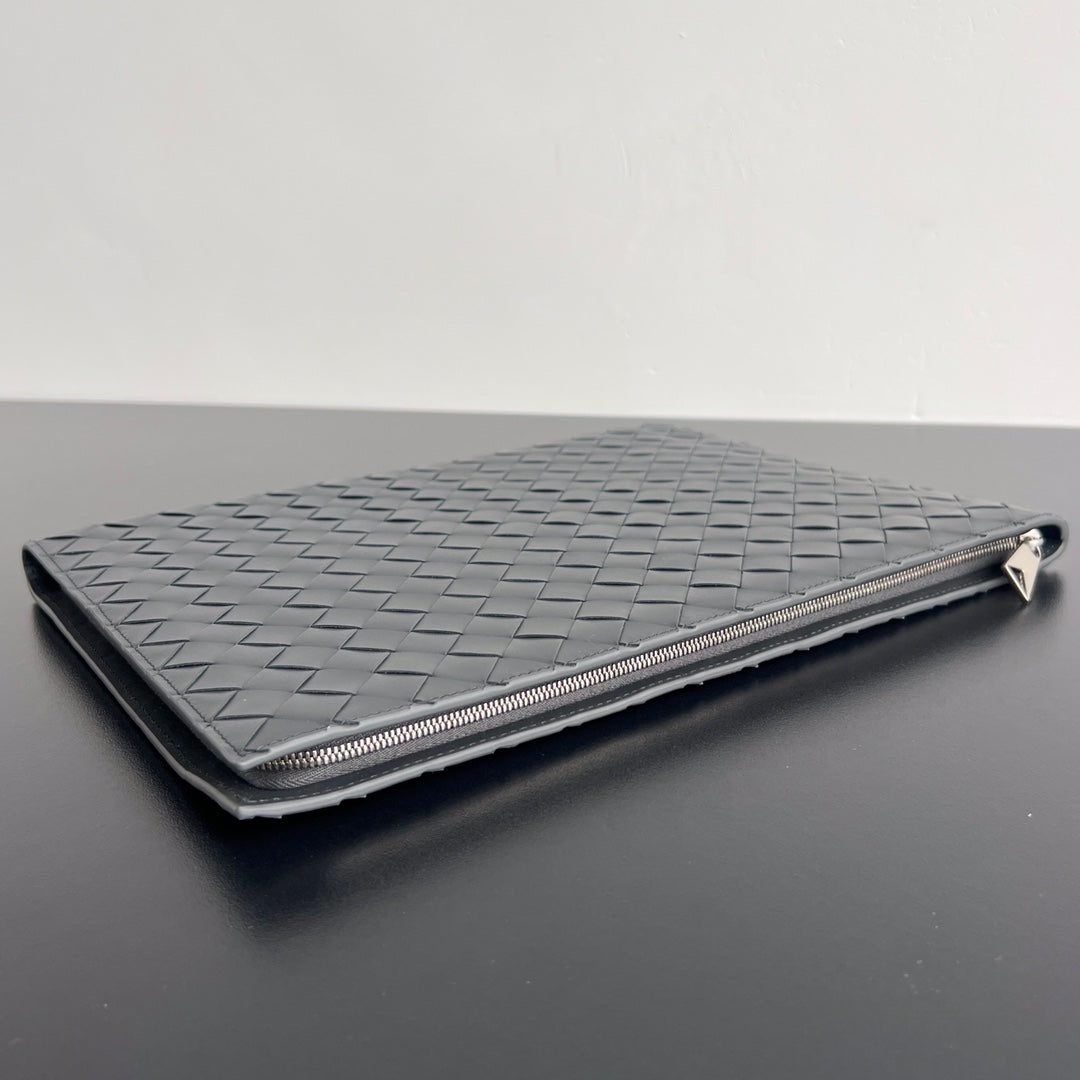 Bottega Veneta Intreccio Half-Zip Clutch Bag 607479