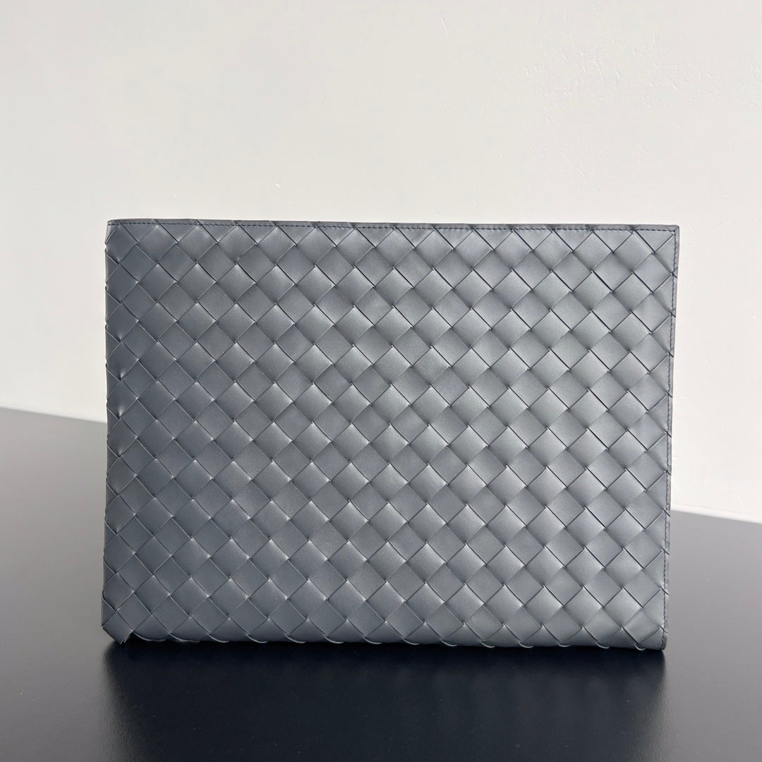 Bottega Veneta Intreccio Half-Zip Clutch Bag 607479