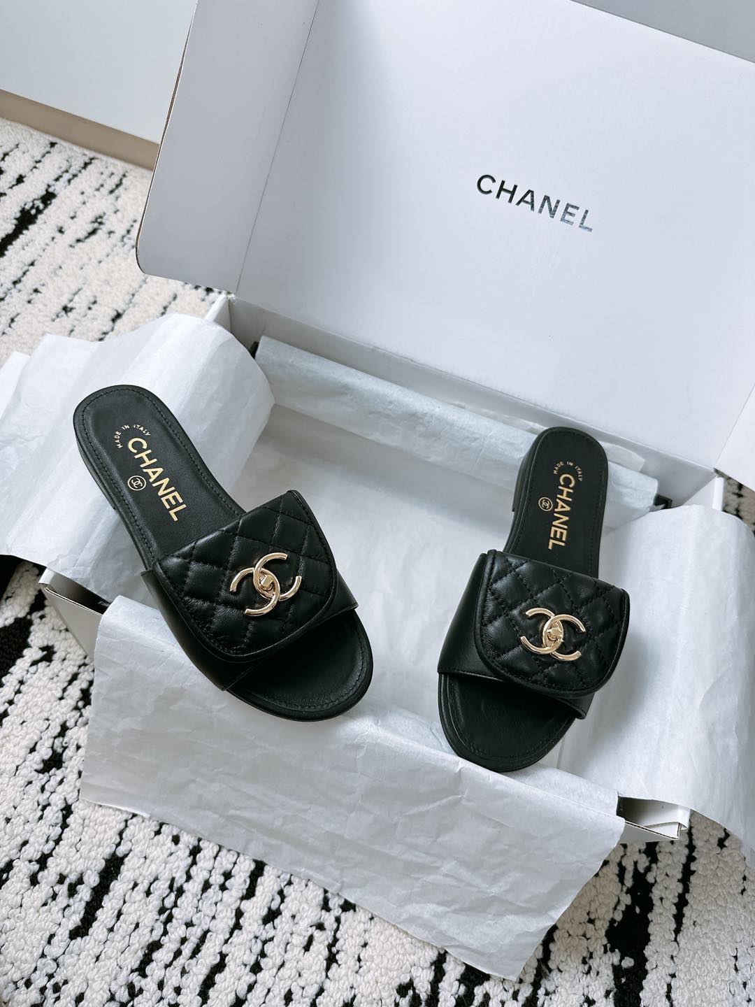 Chanel Quilted Buckle Flat Sandals – 25 Collection – Spring/Summer