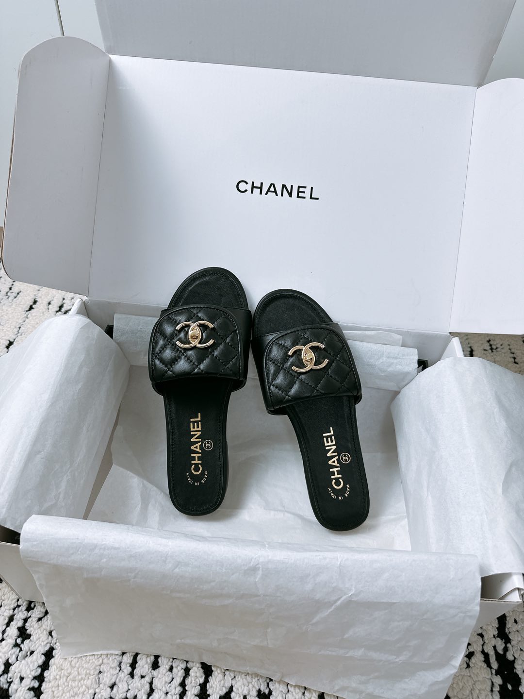 Chanel Quilted Buckle Flat Sandals – 25 Collection – Spring/Summer