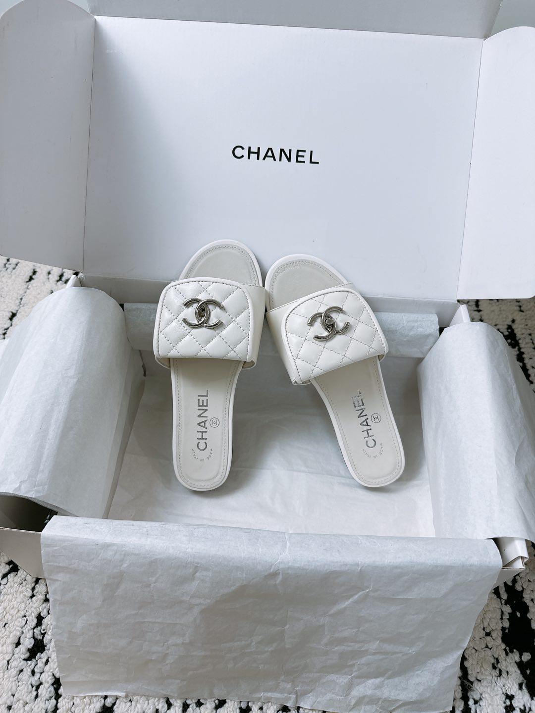 Chanel Quilted Buckle Flat Sandals – 25 Collection – Spring/Summer