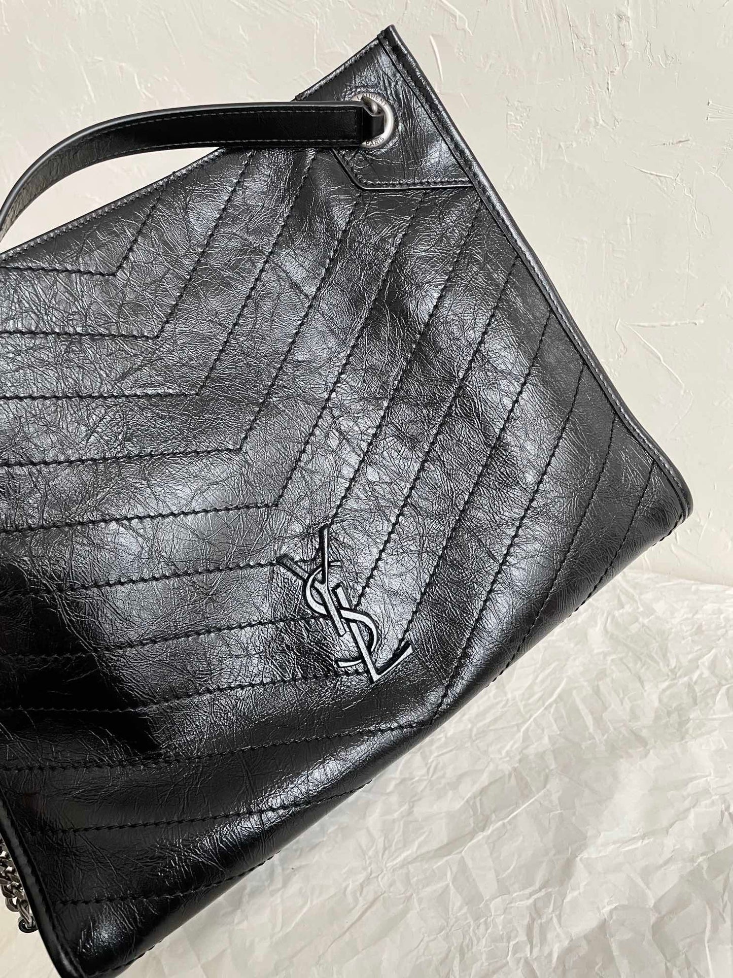 Saint Laurent Niki Medium Tote Bag