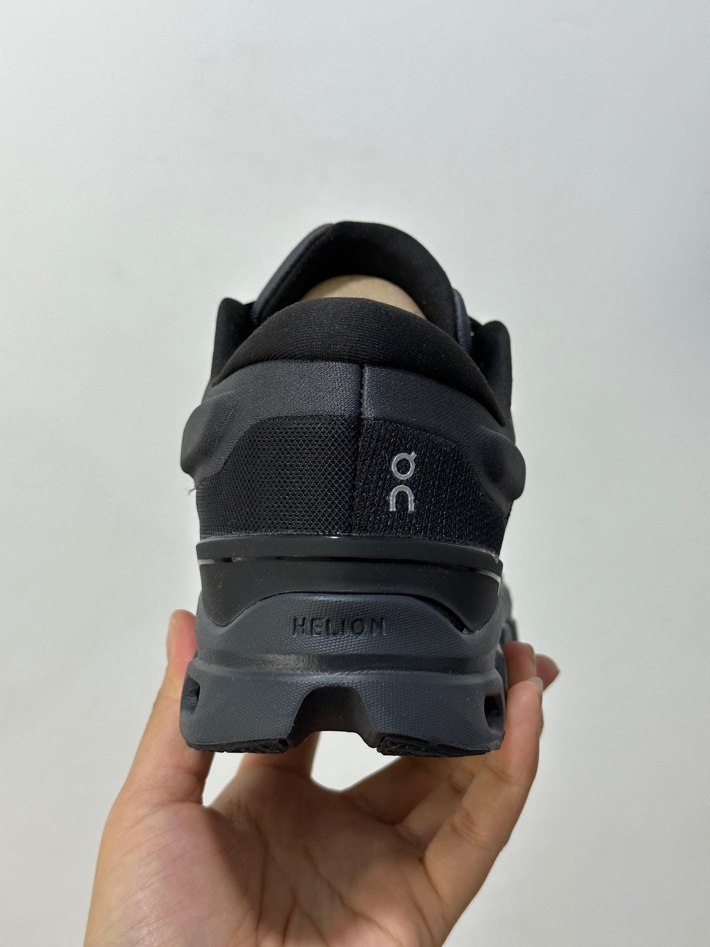 On x Roger Federer Cloudstratus 3 Special Edition Sneakers