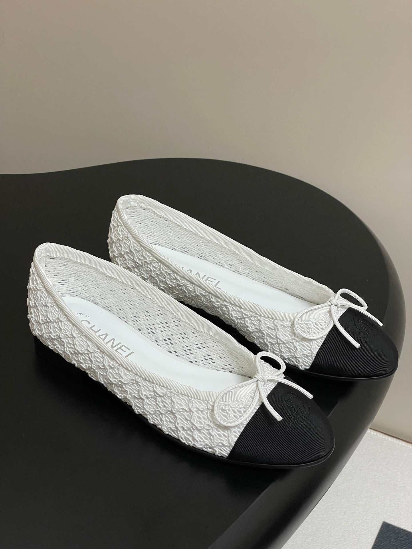 Chanel Lace Mesh Bow Ballet Flats – 25P Early Spring Collection