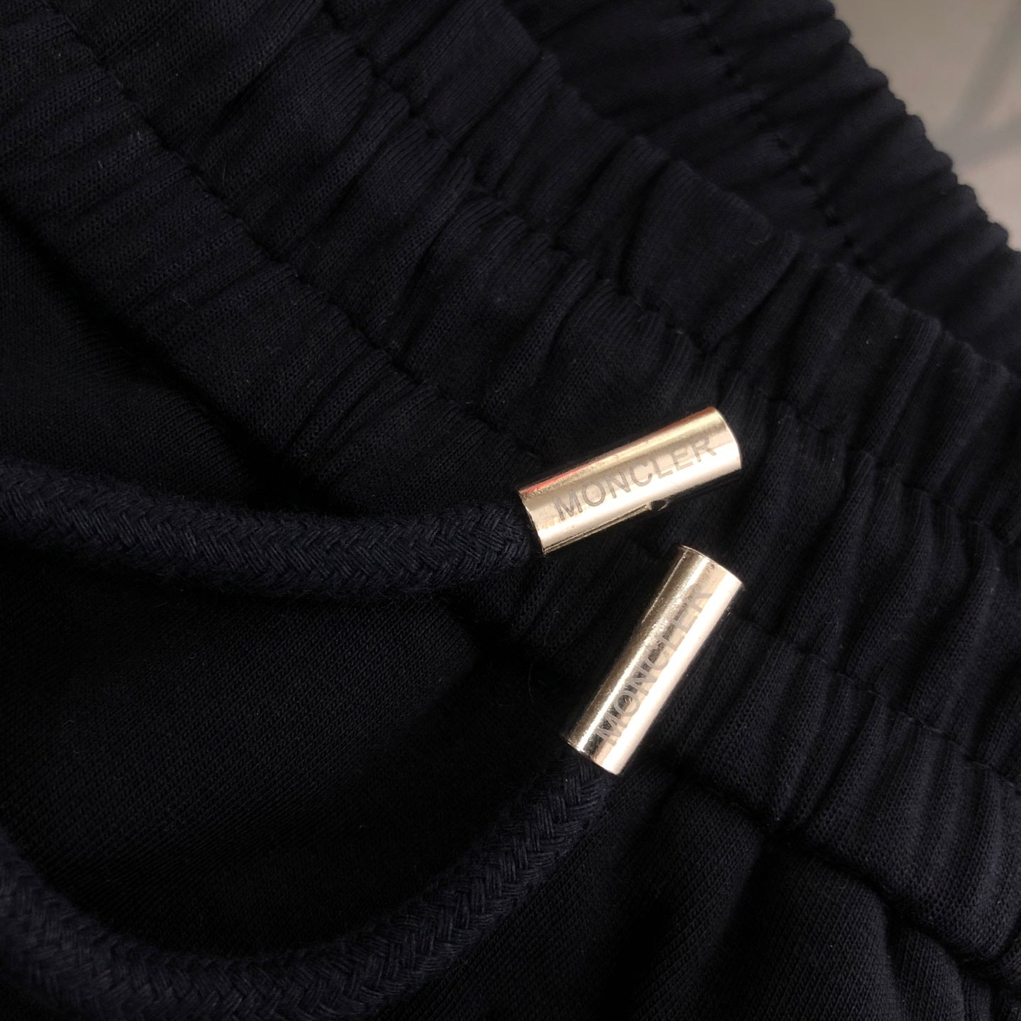 Moncler Spliced Logo Casual Shorts – 2026SS